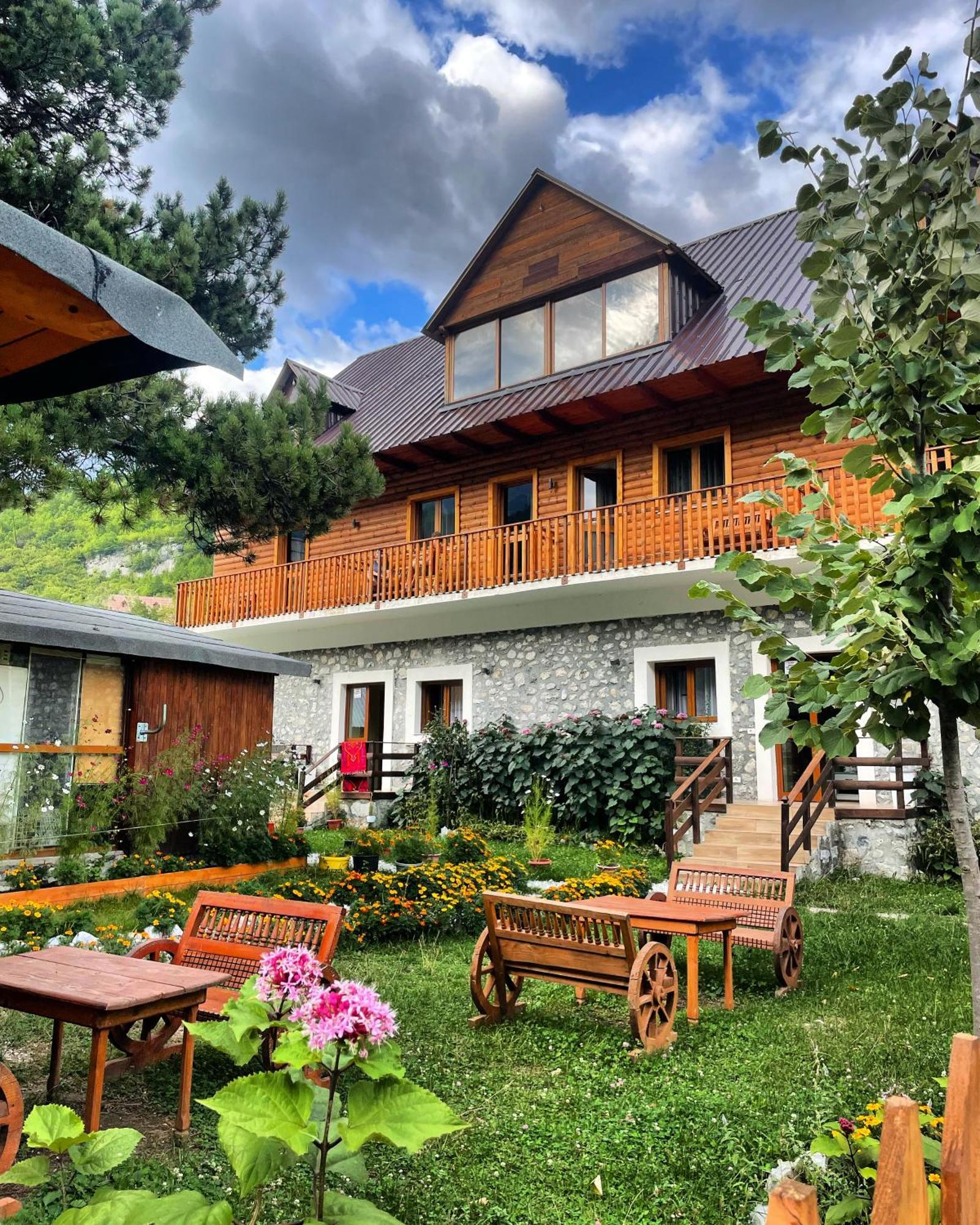 'Gurra Family' Guesthouse Theth Zewnętrze zdjęcie